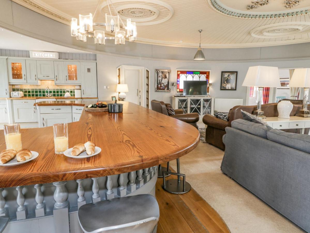 Holiday home Capel Mawr *